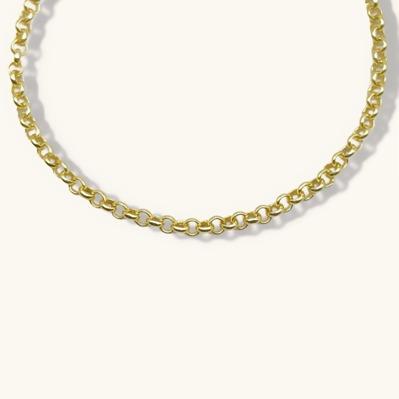 Pulsera con etiqueta inicial en cadena Rolo