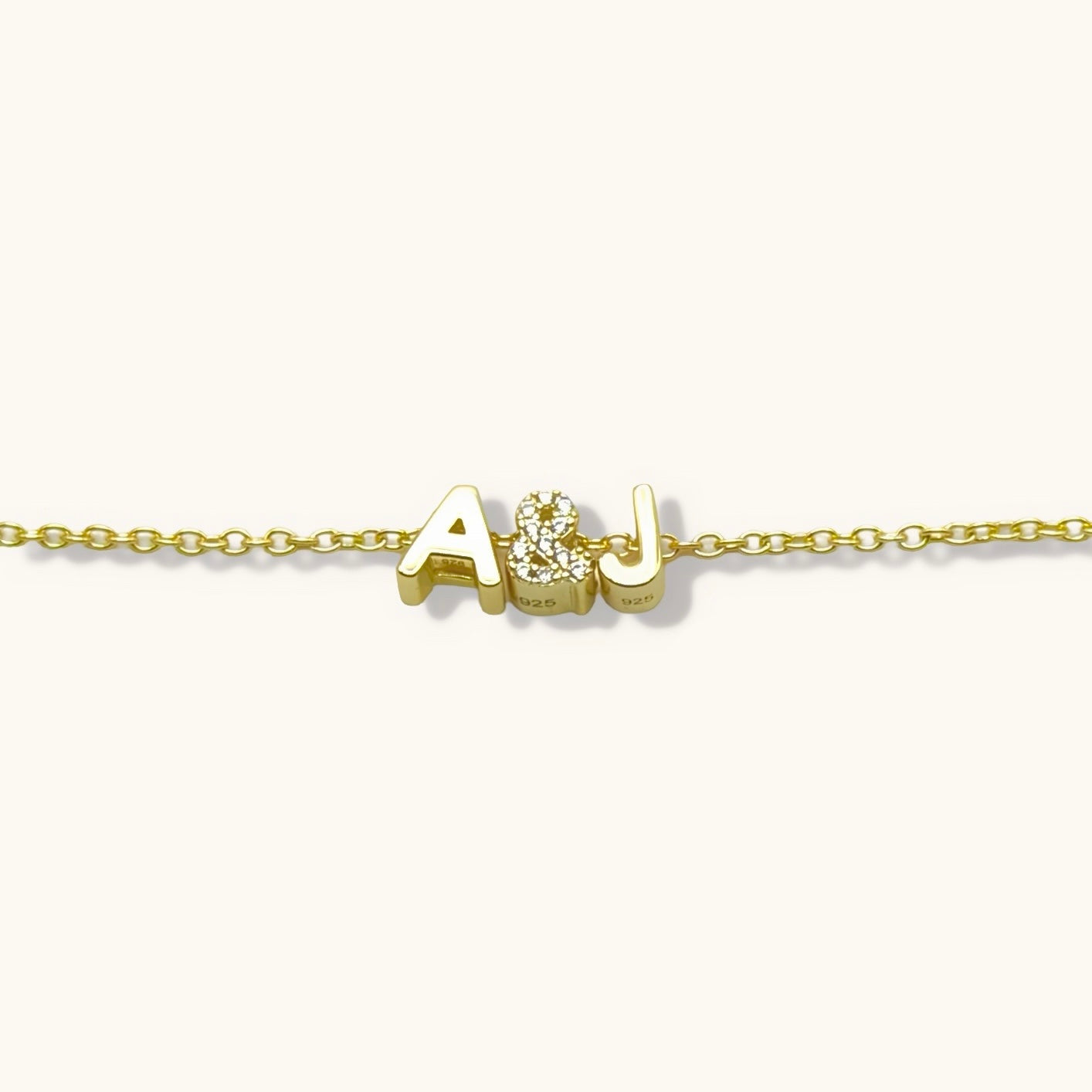 Pulsera personalizada con 3 dijes