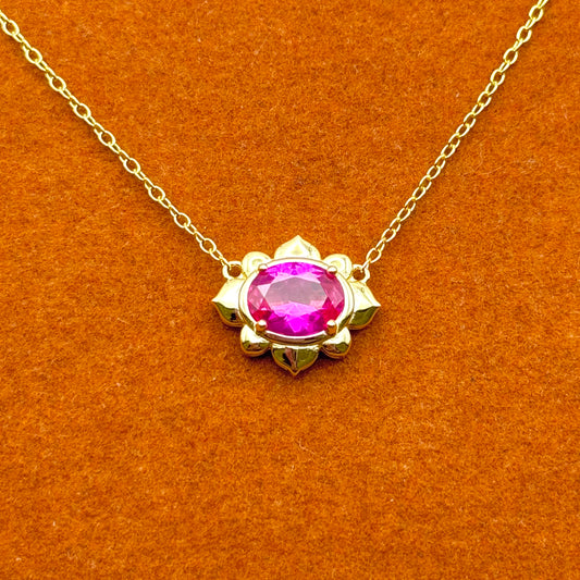 Hermoso collar de flores rosas