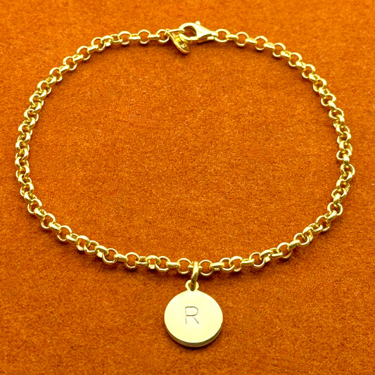 Pulsera de cadena rolo con inicial redonda