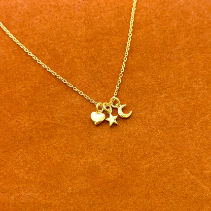 Collar de corazón, estrella y luna