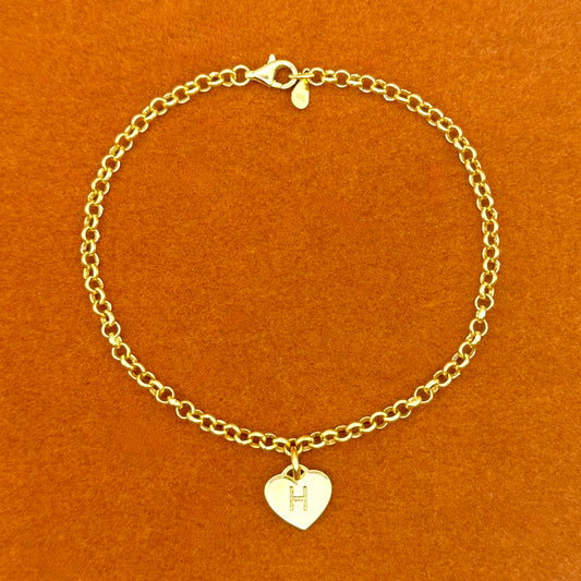 Pulsera de cadena rolo con inicial de corazón y dije de corazón