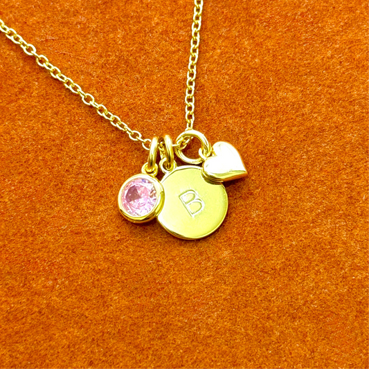 Collar con inicial, piedra natal y corazón