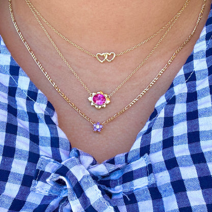Collar de corazón entrelazado con amor