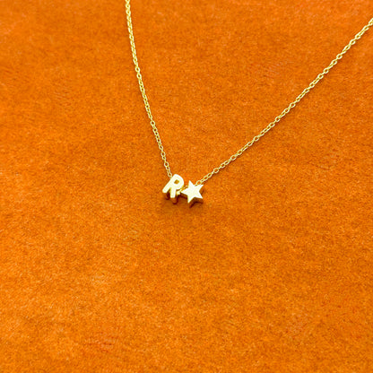 Collar con el alfabeto