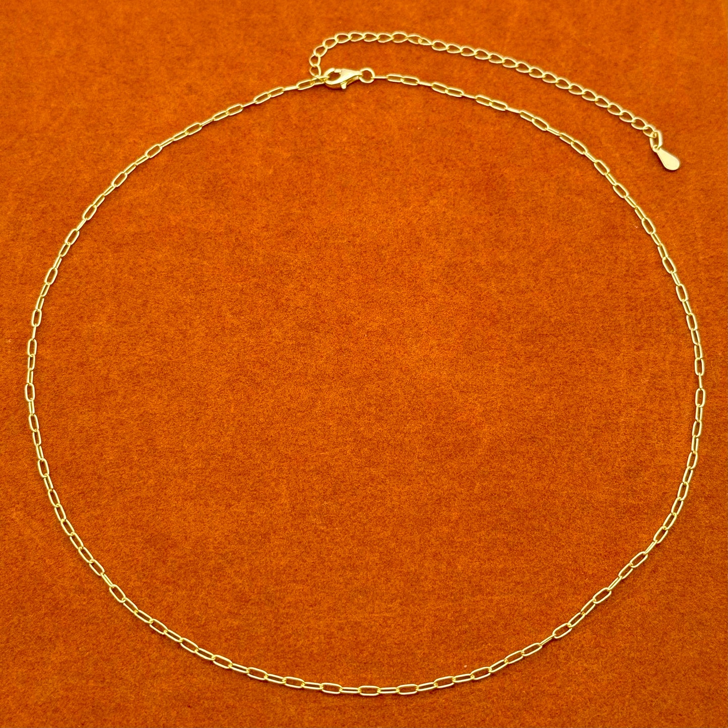 Collar de cadena con clip de papel