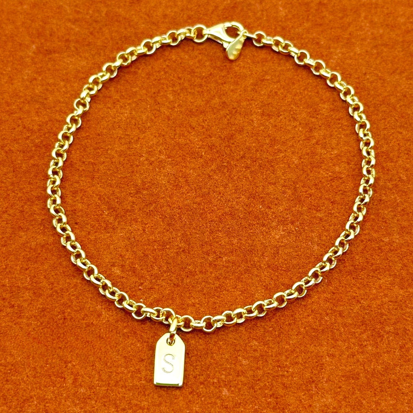 Initial Tag in Rolo Chain bracelet