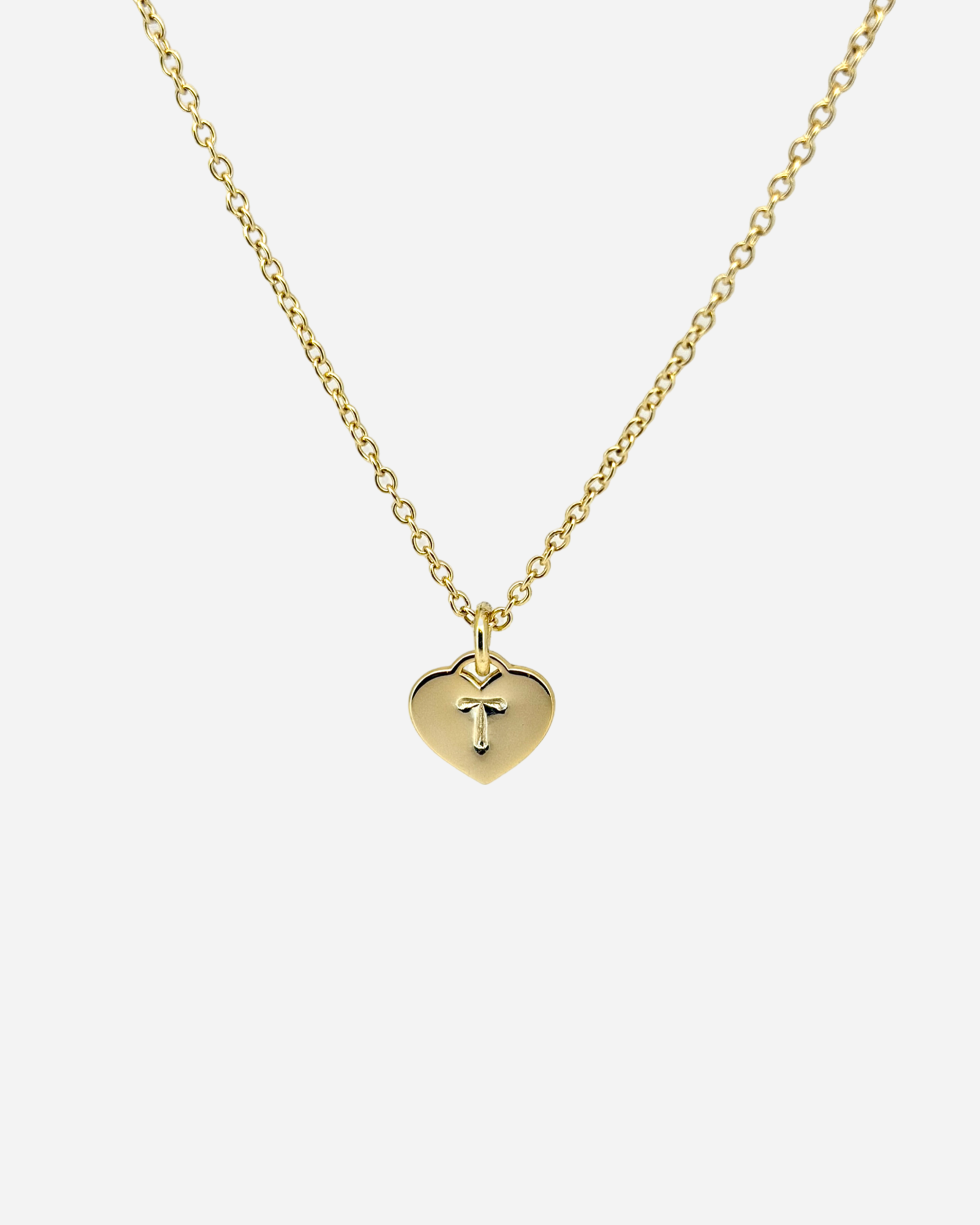 Collar con cadena tipo cable y colgante de corazón con inicial personalizada