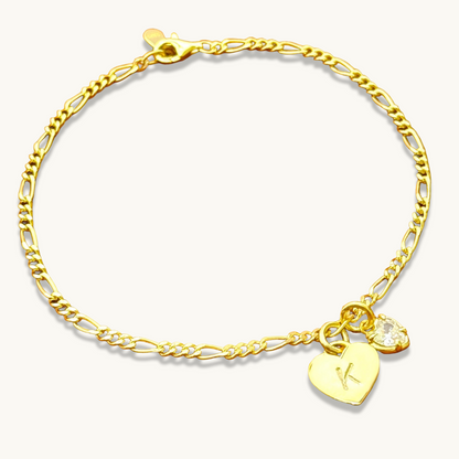 Pulsera de cadena Figaro con dije de piedra preciosa con inicial de corazón
