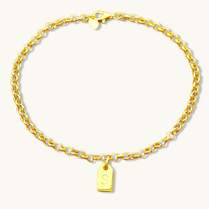 Pulsera con etiqueta inicial en cadena Rolo