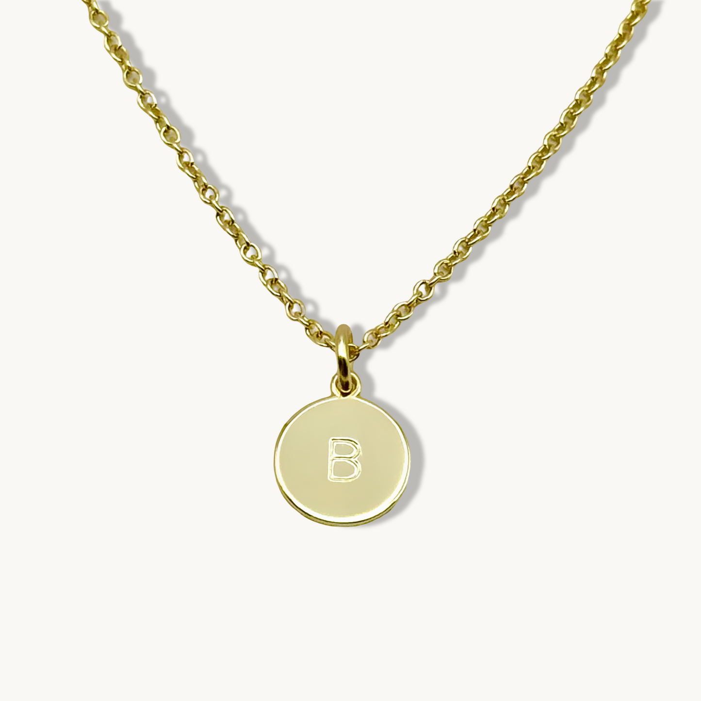 Collar personalizado con inicial redonda en cadena tipo cable