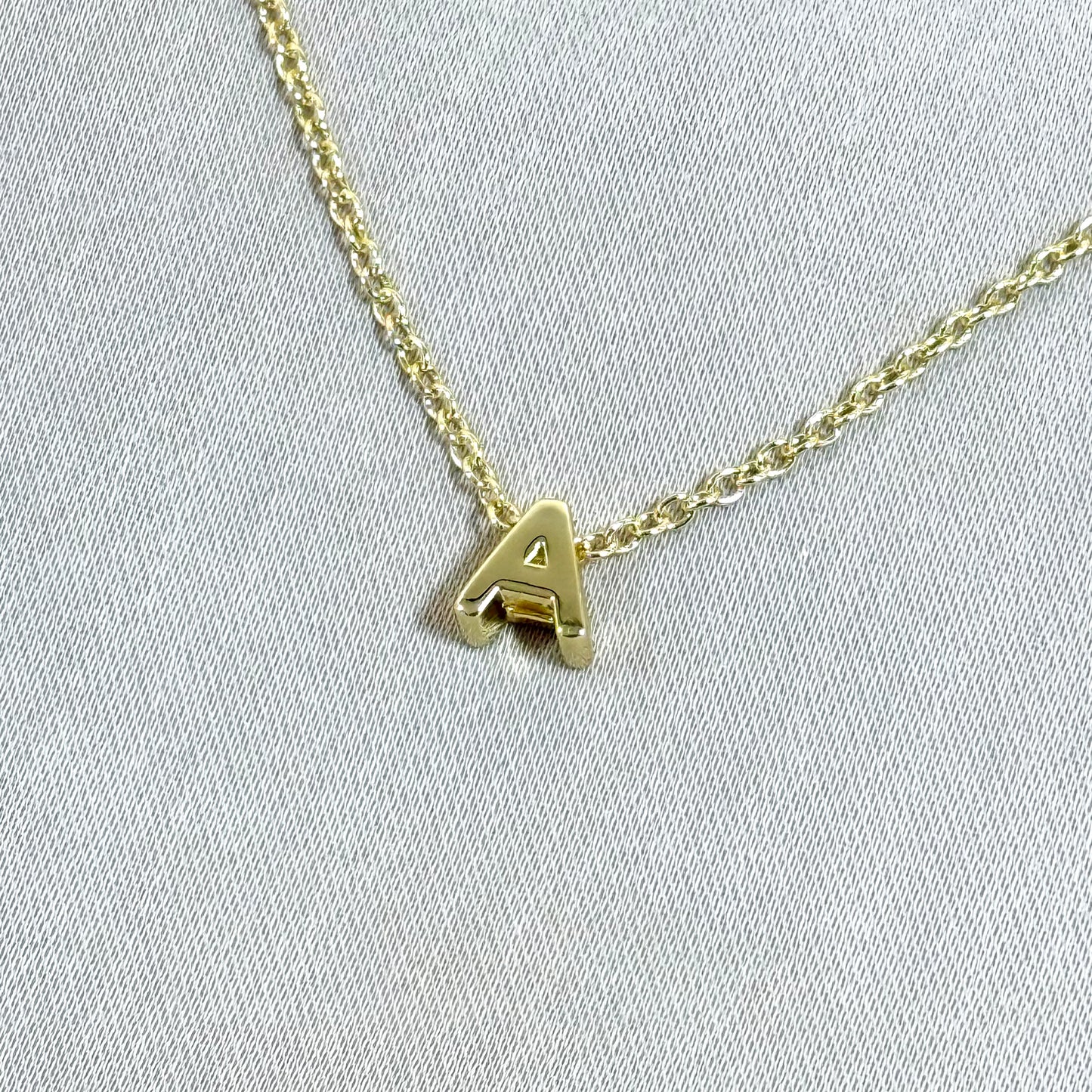 Collar con el alfabeto
