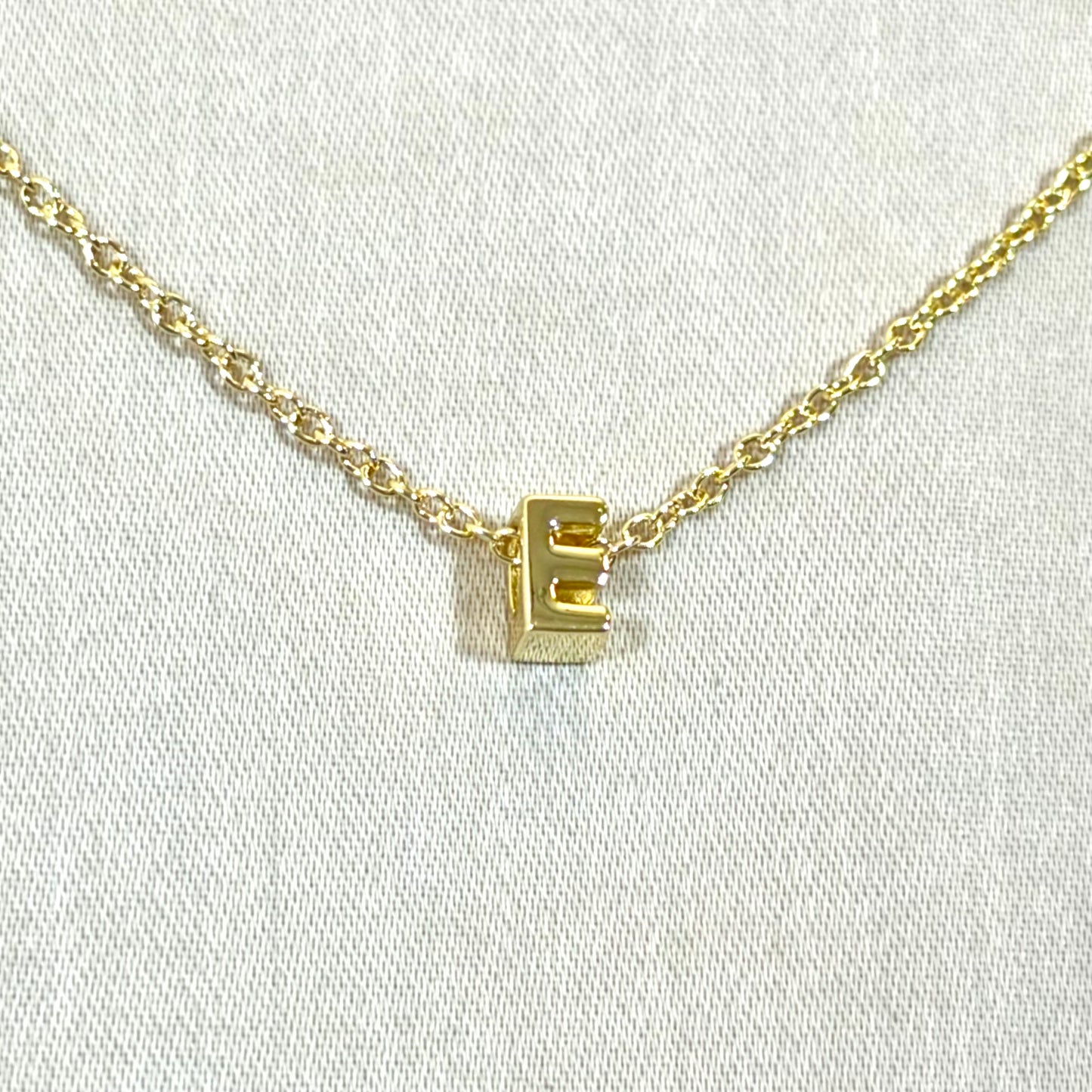 Collar con el alfabeto