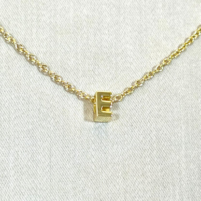Collar con el alfabeto