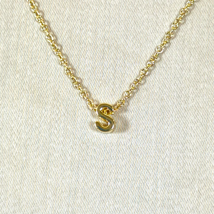 Collar con el alfabeto
