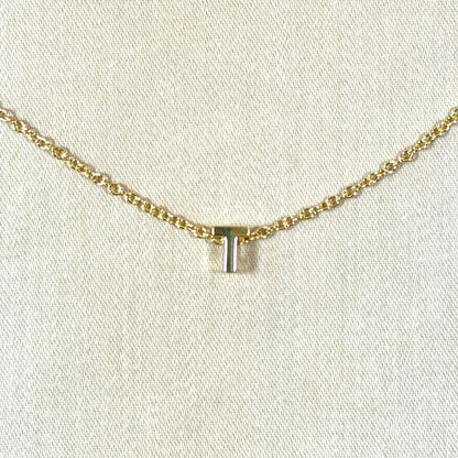 Collar con el alfabeto