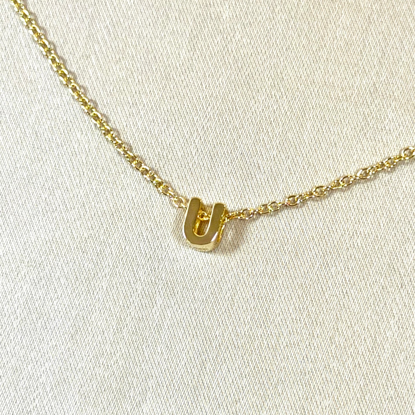 Collar con el alfabeto