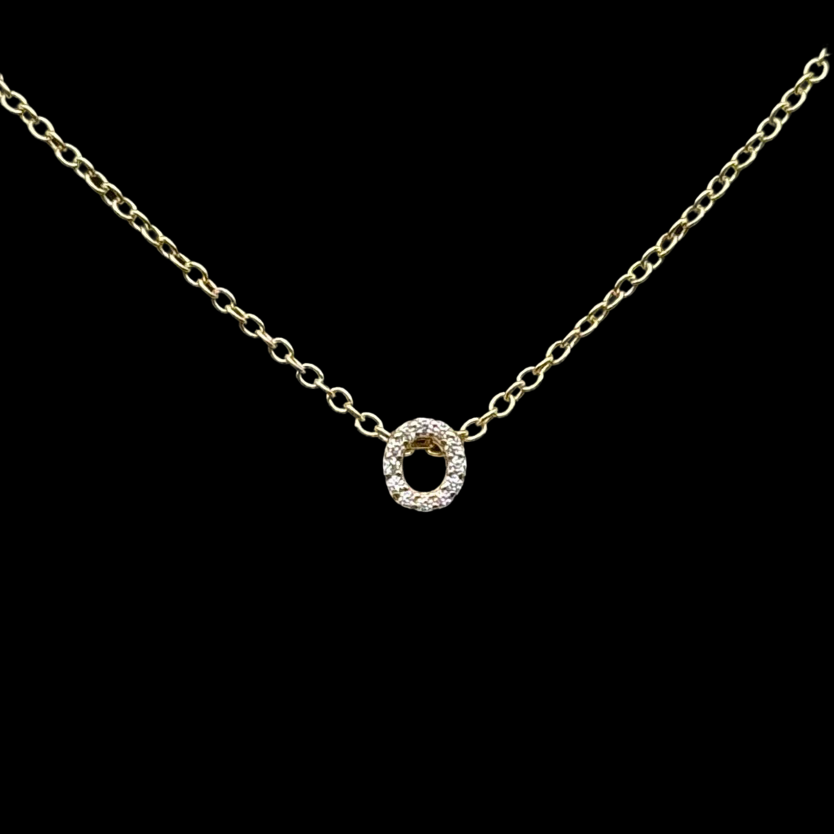Collar con el alfabeto