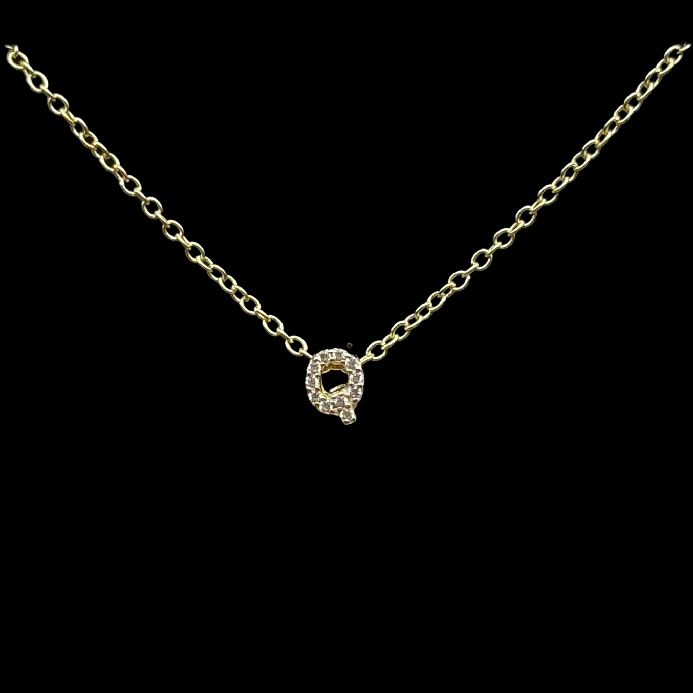 Collar con el alfabeto