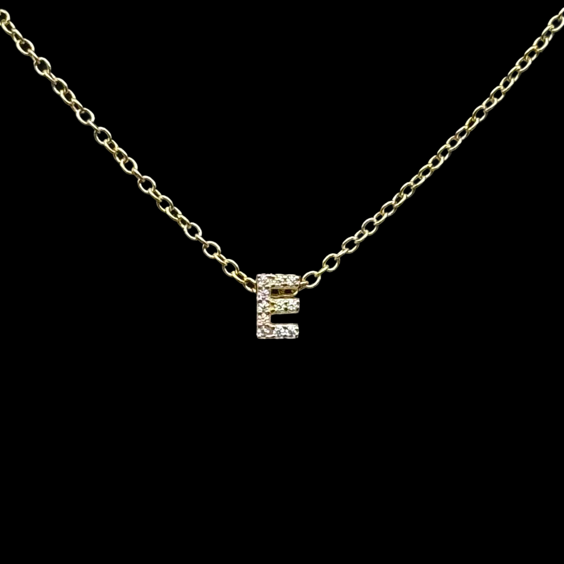 Collar con el alfabeto